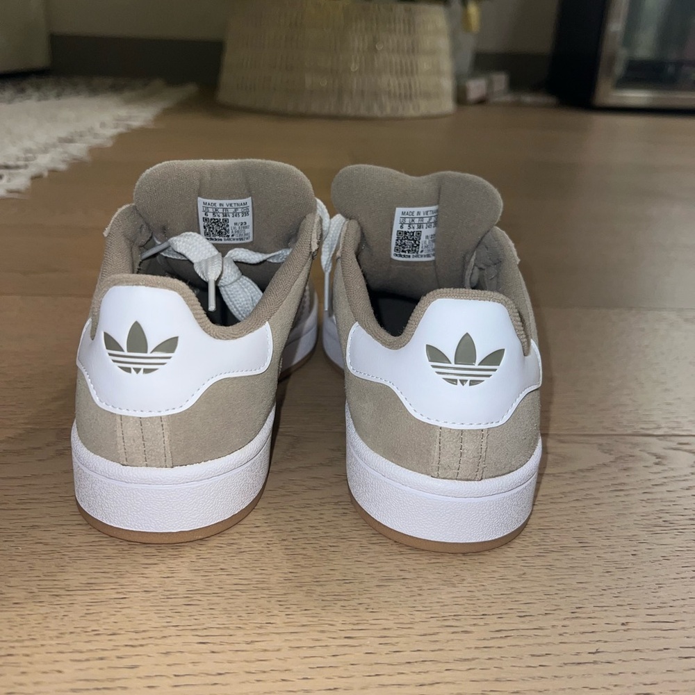 Adidas Women's Campus Beige Sneakers NEW! - Picture 5 of 7
